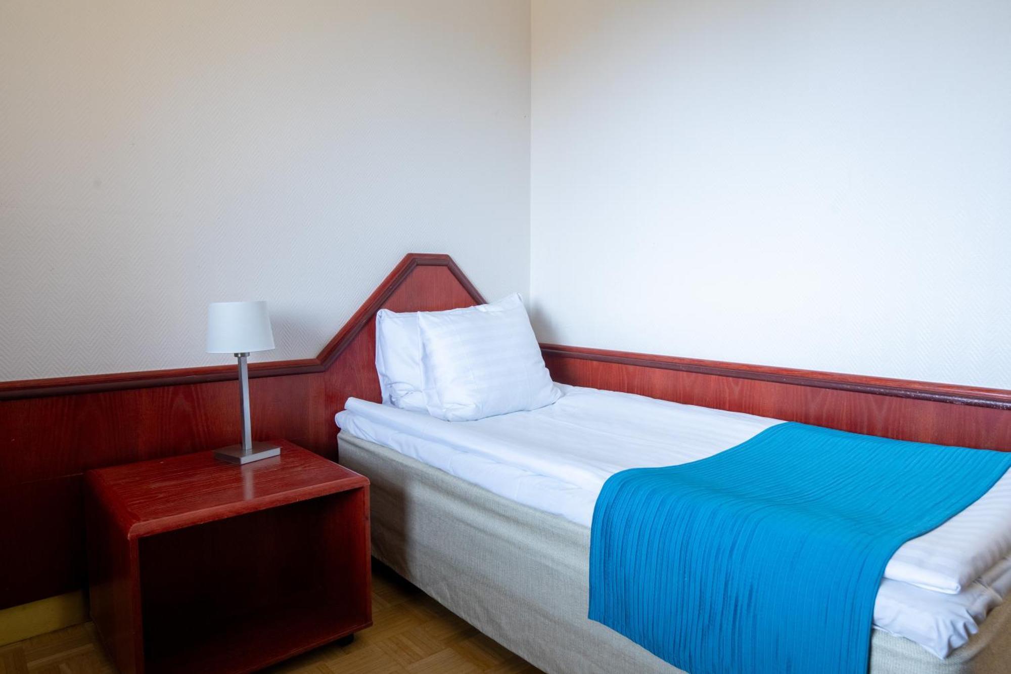 Hotel Oscar Varkaus Oda fotoğraf