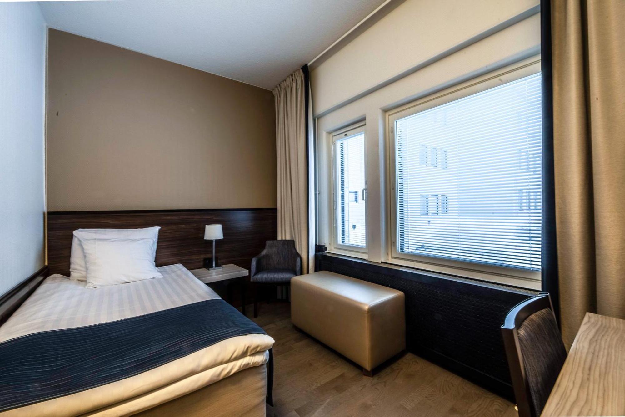 Hotel Oscar Varkaus Oda fotoğraf